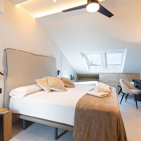 Magnificent Renovated 2Bd 2Bth Duplex With Terrace - City Centre Málaga Eksteriør billede